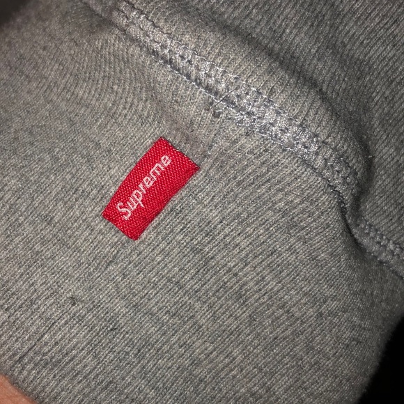 Official SUPREME HOODIE Large Mens - Picture 3 of 8